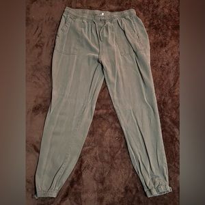 Thread & Supply Women's Olive Loungewear Jogger Pants size Large
